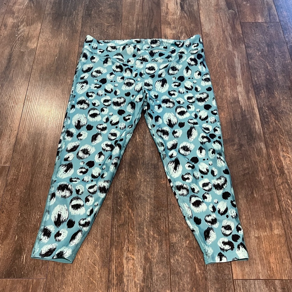 🍎Under Armour Kids Leggings - Teal and Black Leopard Print